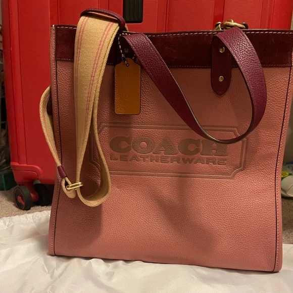 Brand new Coach Signature Tote Bag 2020